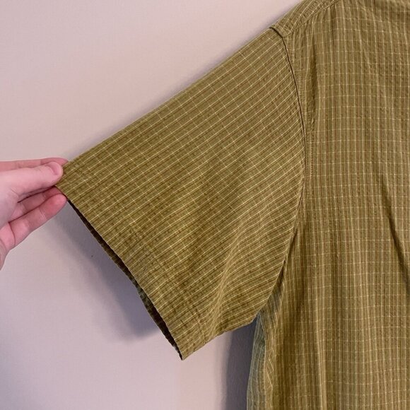 Columbia Men's Sz L Green Short Sleeve Button Up Collared Shirt - Picture 5 of 10